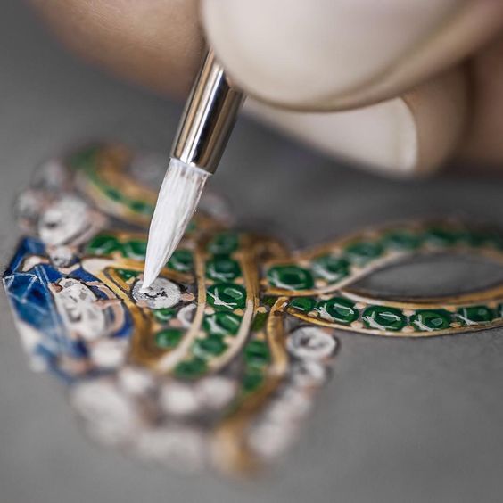 dessin technique de bijou par Dior